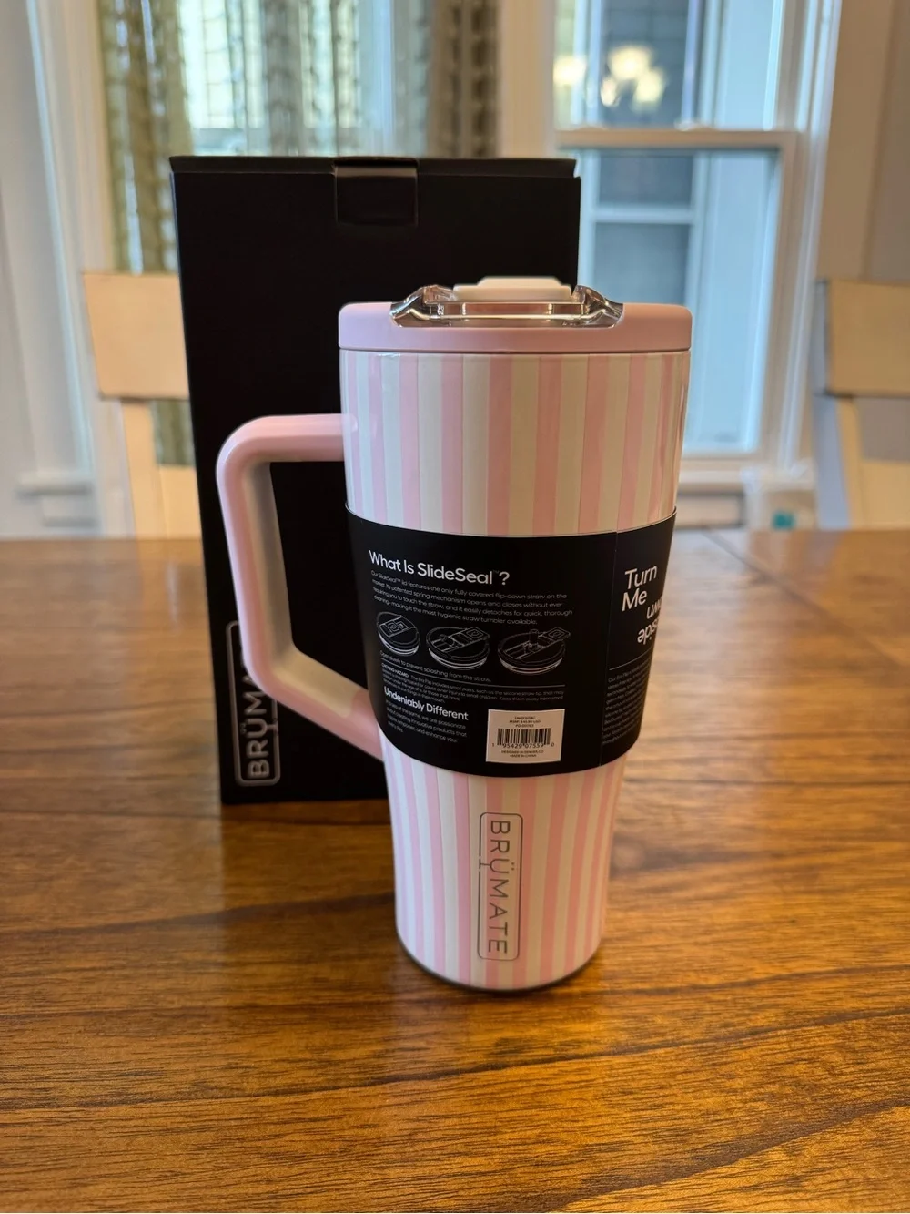 BrüMate Era Flip 30oz Strawberries and Cream
